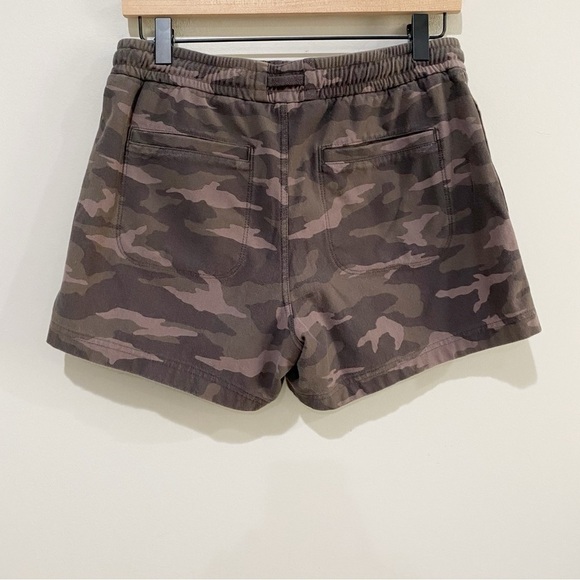 ATHLETA Camo Farallon Short 566687 Comfort Size 4 - Picture 5 of 10